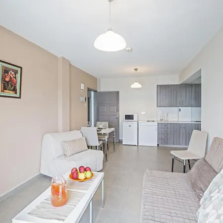 Helle Mit Balkon Lägenhet *