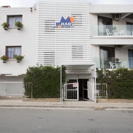 Helle Mit Balkon Ayia Napa